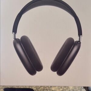 Apple AirPods Max space gray with black headband. Over-Ear Headphones